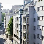 Beautiful Apartment In La Villette