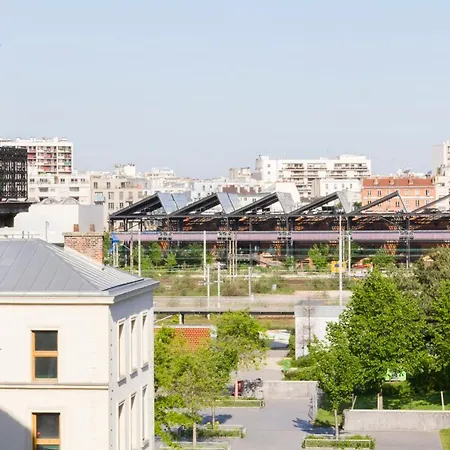 Beautiful In La Villette Apartment