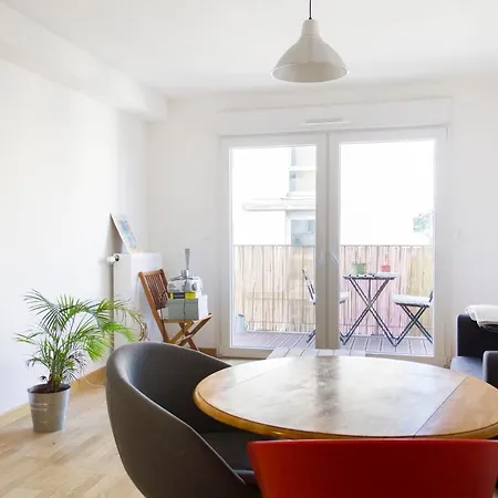 Apartment Beautiful In La Villette Paris